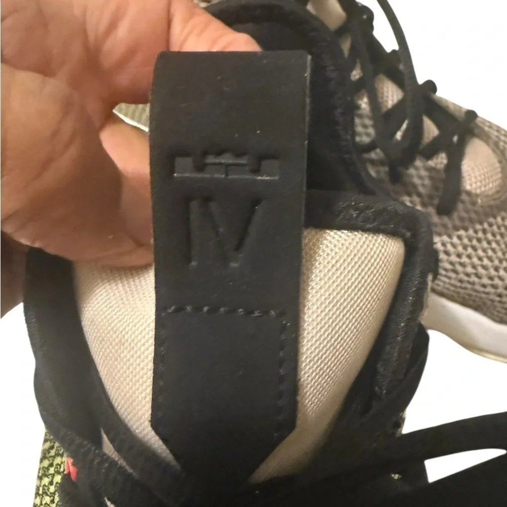 Nike LeBron Witness 4 'String Volt' BV7427-200 in excellent condition